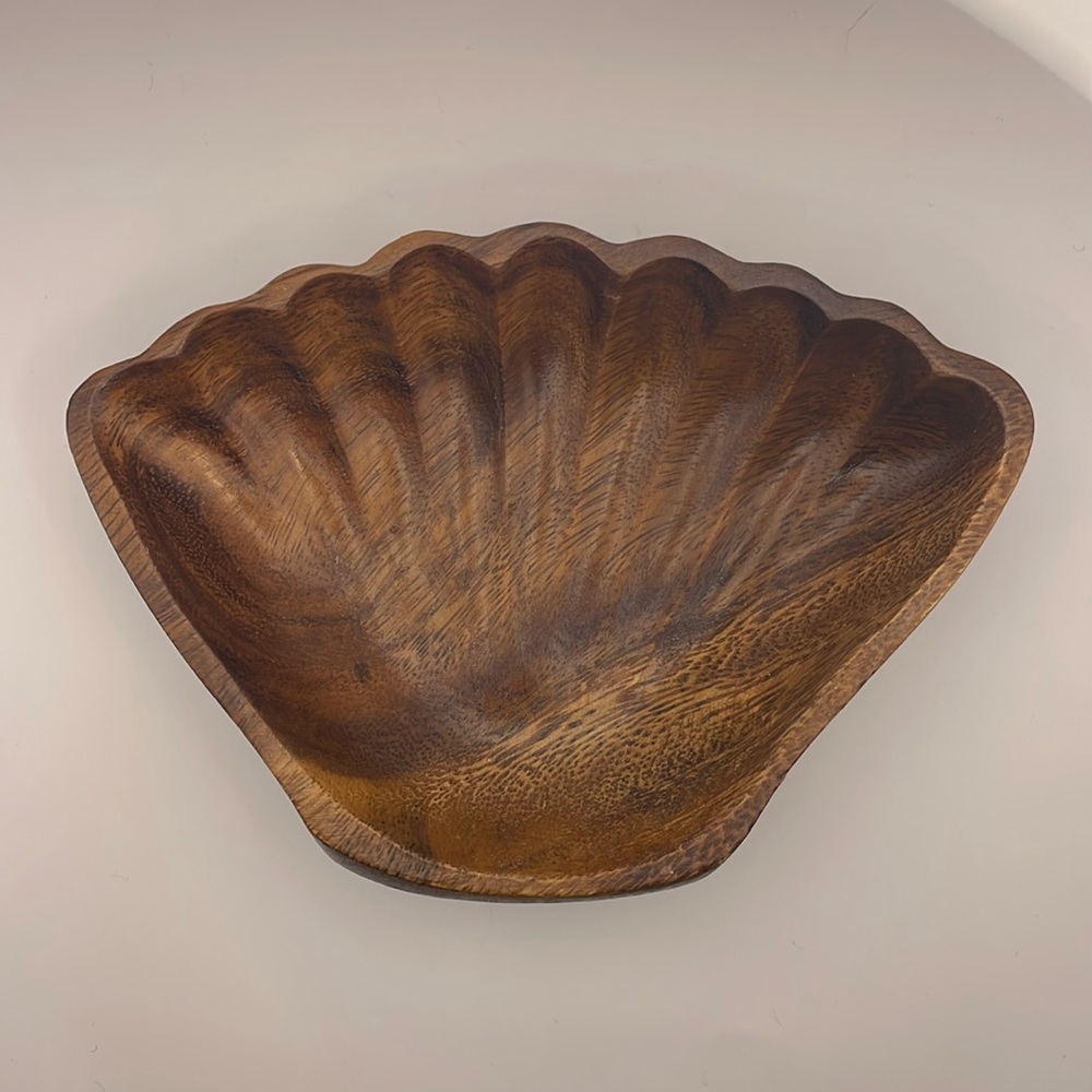 Small Wooden Clam Shell Shaped Dish or Trinket Tray (C)